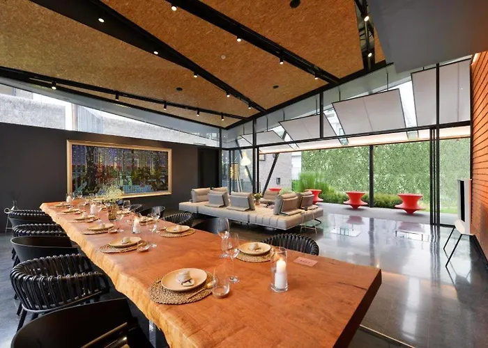Tree Guest house *
